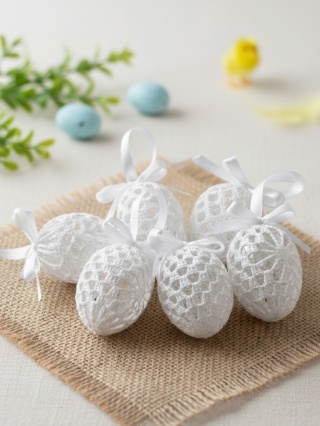 Jajka wielkanocne białe na szydełku